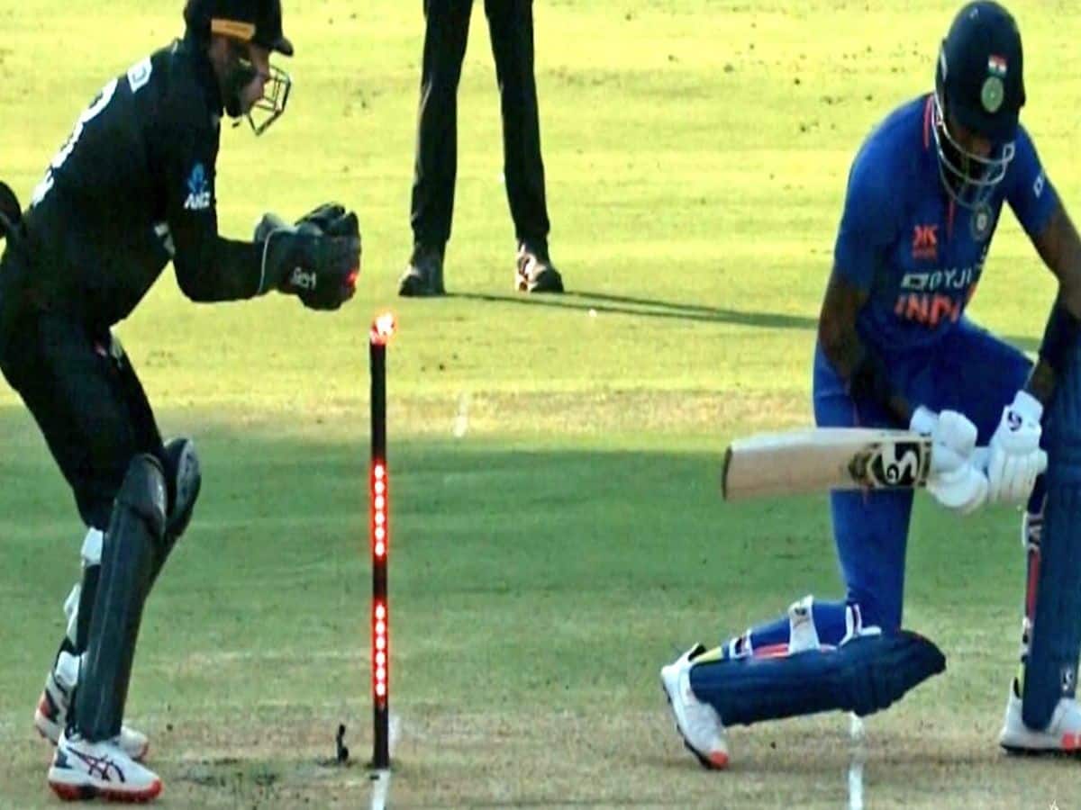 IND vs NZ, 1st ODI: Hardik Pandya Dismissed In Freakish Fashion As Twitter Cries Foul Play | VIDEO